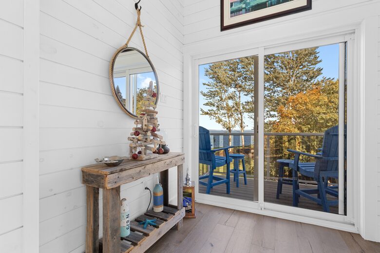 Stunning Newfoundland Seaside Retreat - Brigus, Canada