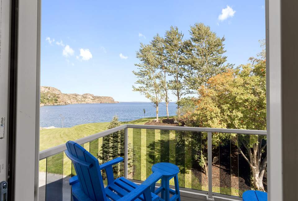 Stunning Newfoundland Seaside Retreat - Brigus, Canada