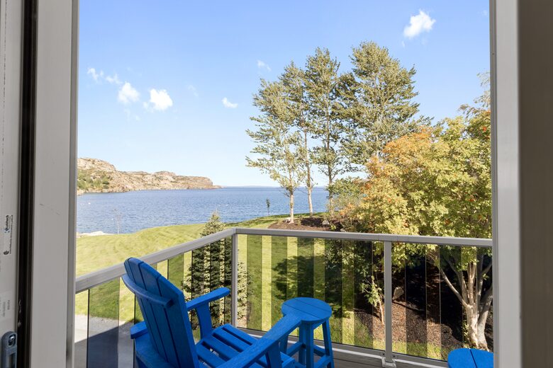 Stunning Newfoundland Seaside Retreat - Brigus, Canada