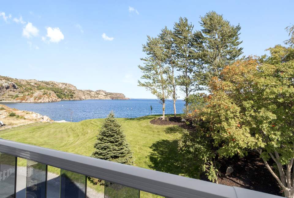 Stunning Newfoundland Seaside Retreat - Brigus, Canada