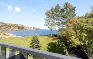 Stunning Newfoundland Seaside Retreat - Brigus, Canada
