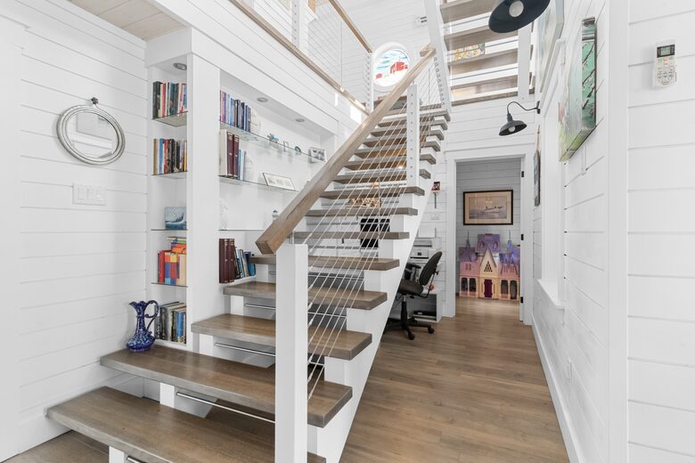 Stunning Newfoundland Seaside Retreat - Brigus, Canada