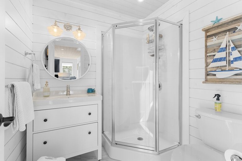 Stunning Newfoundland Seaside Retreat - Brigus, Canada