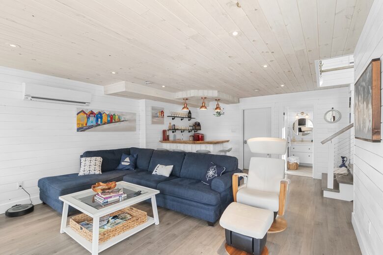 Stunning Newfoundland Seaside Retreat - Brigus, Canada