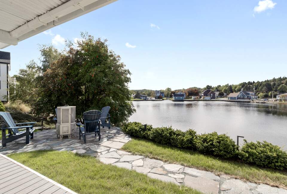 Stunning Newfoundland Seaside Retreat - Brigus, Canada