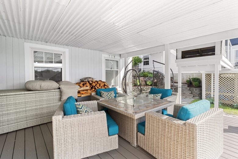 Stunning Newfoundland Seaside Retreat - Brigus, Canada