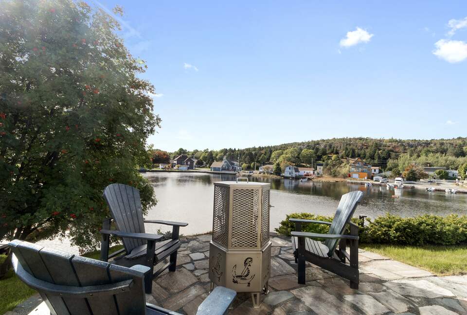 Stunning Newfoundland Seaside Retreat - Brigus, Canada