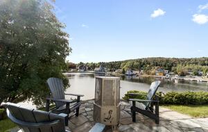 Stunning Newfoundland Seaside Retreat - Brigus, Canada