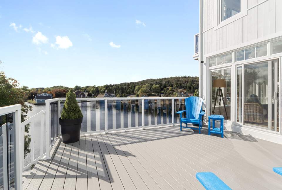 Stunning Newfoundland Seaside Retreat - Brigus, Canada