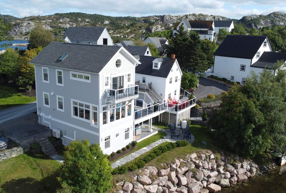 Stunning Newfoundland Seaside Retreat - Brigus, Canada