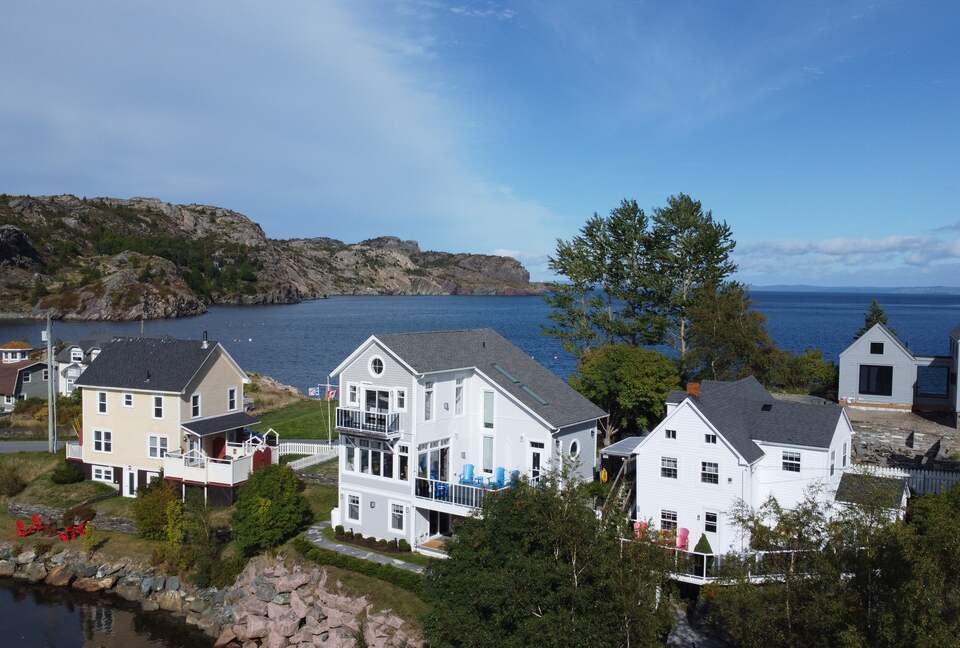 Stunning Newfoundland Seaside Retreat - Brigus, Canada