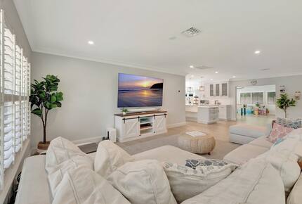 Delray Beach Luxury Home with Pool & Putting Green - Delray Beach, Florida