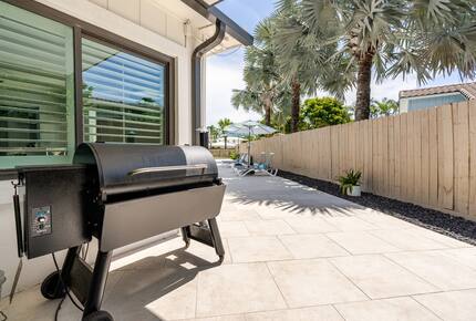 Delray Beach Luxury Home with Pool & Putting Green - Delray Beach, Florida