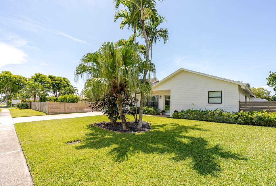Delray Beach Luxury Home with Pool & Putting Green - Delray Beach, Florida