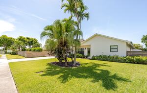 Delray Beach Luxury Home with Pool & Putting Green - Delray Beach, Florida