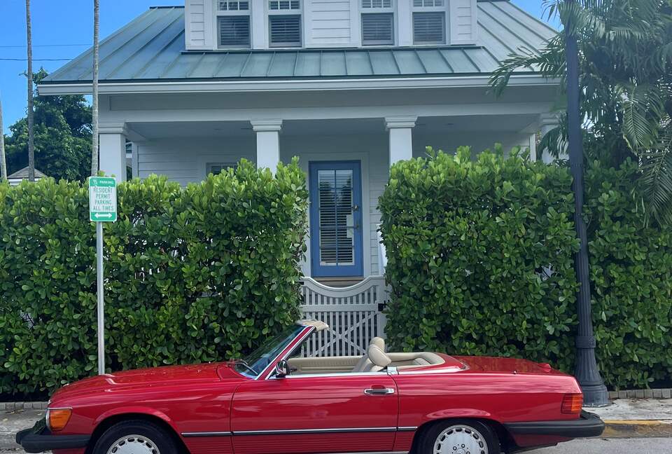 Charming Garden Oasis in the Heart of Palm Beach - Palm Beach, Florida