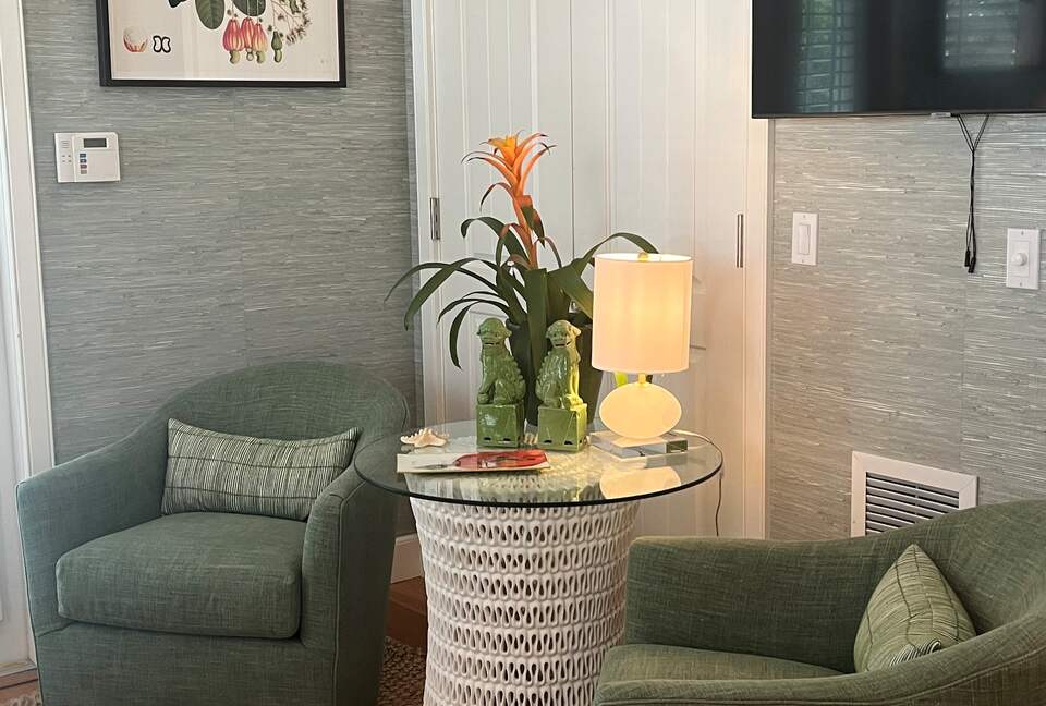 Charming Garden Oasis in the Heart of Palm Beach - Palm Beach, Florida