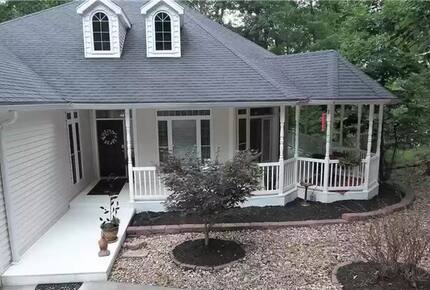 Peaceful Lake of the Ozarks Retreat with Wraparound Porch - Sunrise beach, Missouri