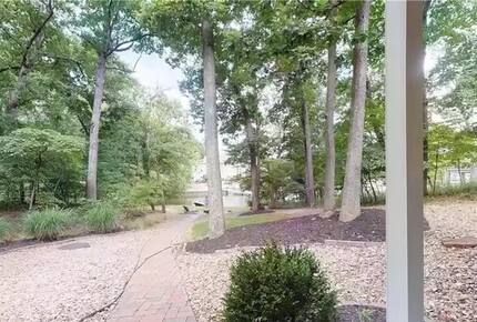 Peaceful Lake of the Ozarks Retreat with Wraparound Porch - Sunrise beach, Missouri