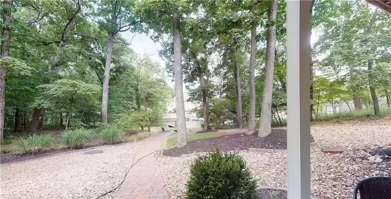 Peaceful Lake of the Ozarks Retreat with Wraparound Porch - Sunrise beach, Missouri