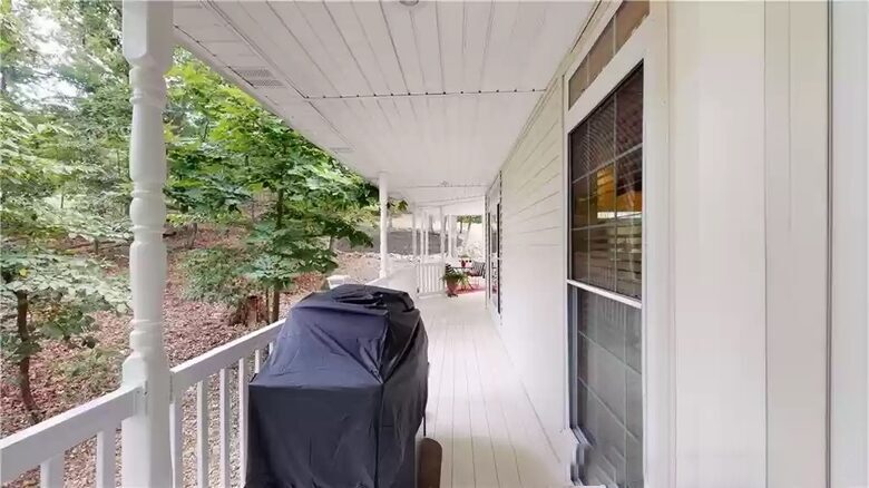 Peaceful Lake of the Ozarks Retreat with Wraparound Porch - Sunrise beach, Missouri