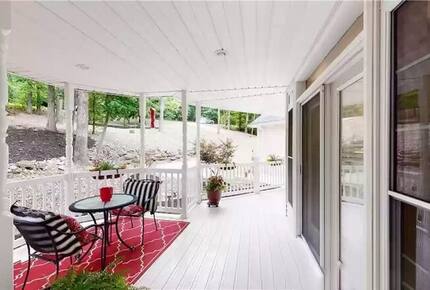 Peaceful Lake of the Ozarks Retreat with Wraparound Porch - Sunrise beach, Missouri