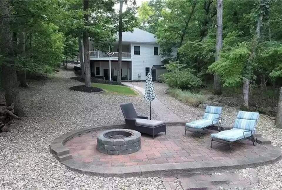 Peaceful Lake of the Ozarks Retreat with Wraparound Porch - Sunrise beach, Missouri