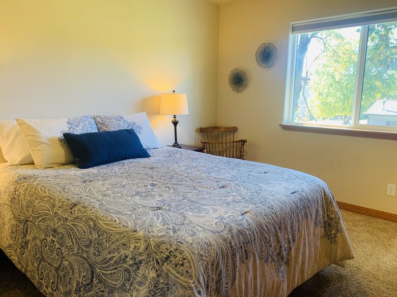 Kootenai Bay Retreat | Waterfront Haven Near Sandpoint - Sandpoint, Idaho