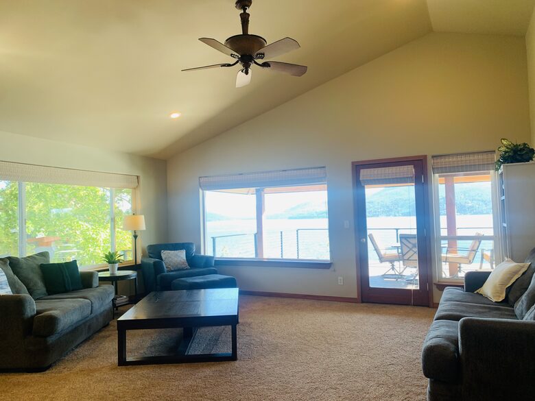 Kootenai Bay Retreat | Waterfront Haven Near Sandpoint - Sandpoint, Idaho