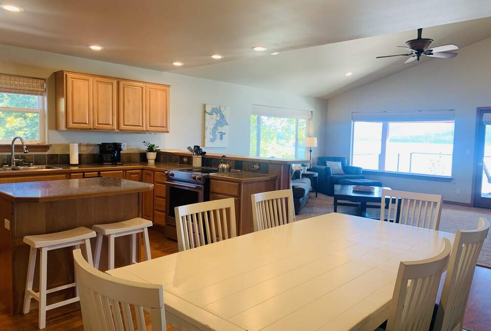 Kootenai Bay Retreat | Waterfront Haven Near Sandpoint - Sandpoint, Idaho