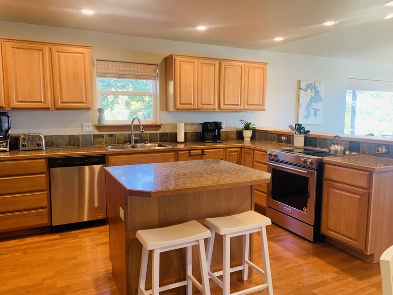 Kootenai Bay Retreat | Waterfront Haven Near Sandpoint - Sandpoint, Idaho