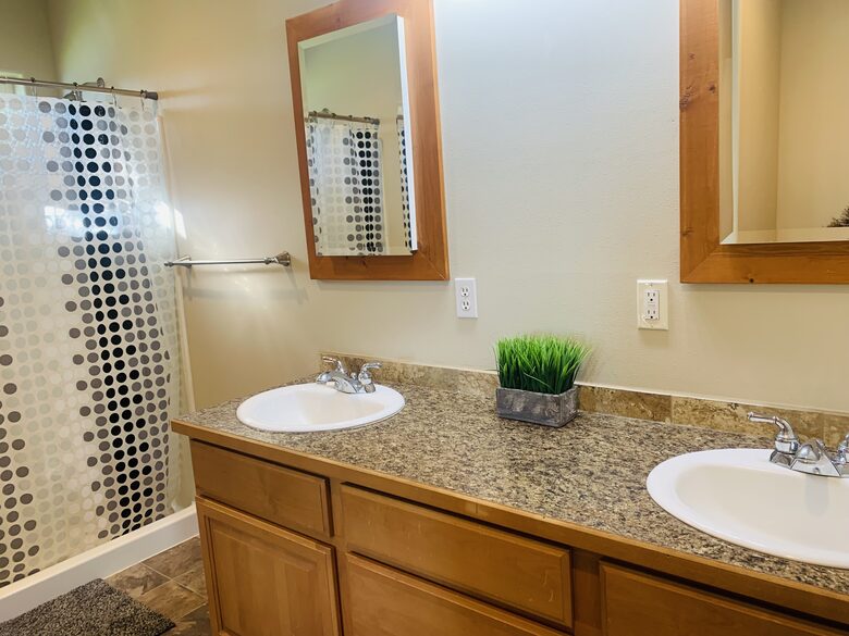 Kootenai Bay Retreat | Waterfront Haven Near Sandpoint - Sandpoint, Idaho