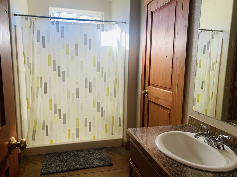 Kootenai Bay Retreat | Waterfront Haven Near Sandpoint - Sandpoint, Idaho