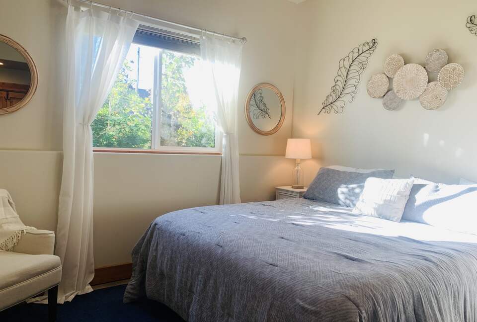 Kootenai Bay Retreat | Waterfront Haven Near Sandpoint - Sandpoint, Idaho