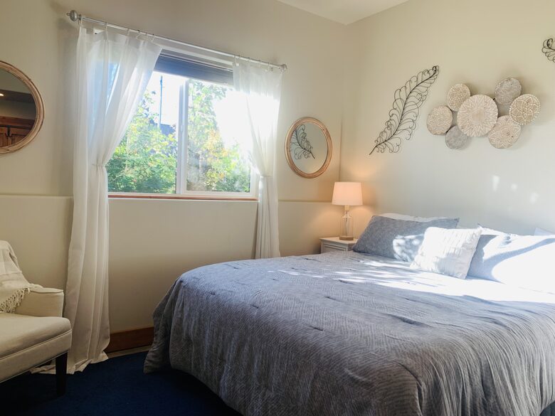 Kootenai Bay Retreat | Waterfront Haven Near Sandpoint - Sandpoint, Idaho