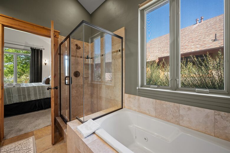 Primary bathroom ensuite