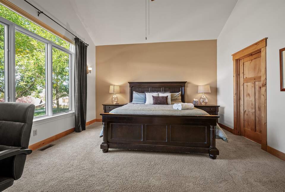 Primary bedroom - king bed