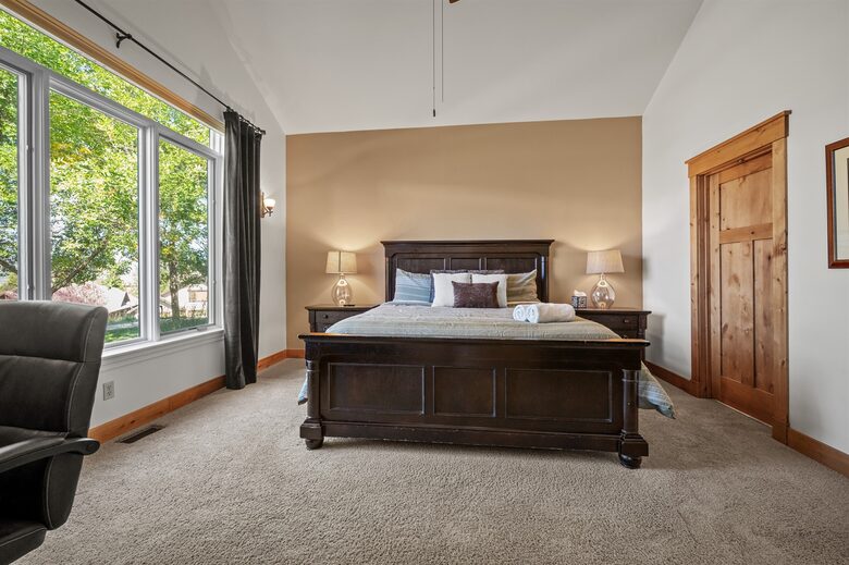 Primary bedroom - king bed