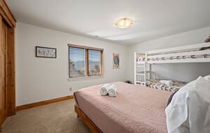 Upstairs bedroom - Queen and bunk bed