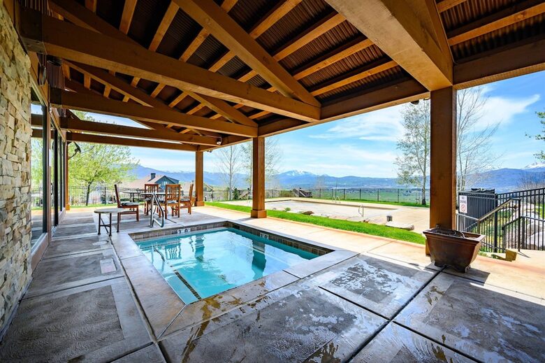 Community hot tub and pool