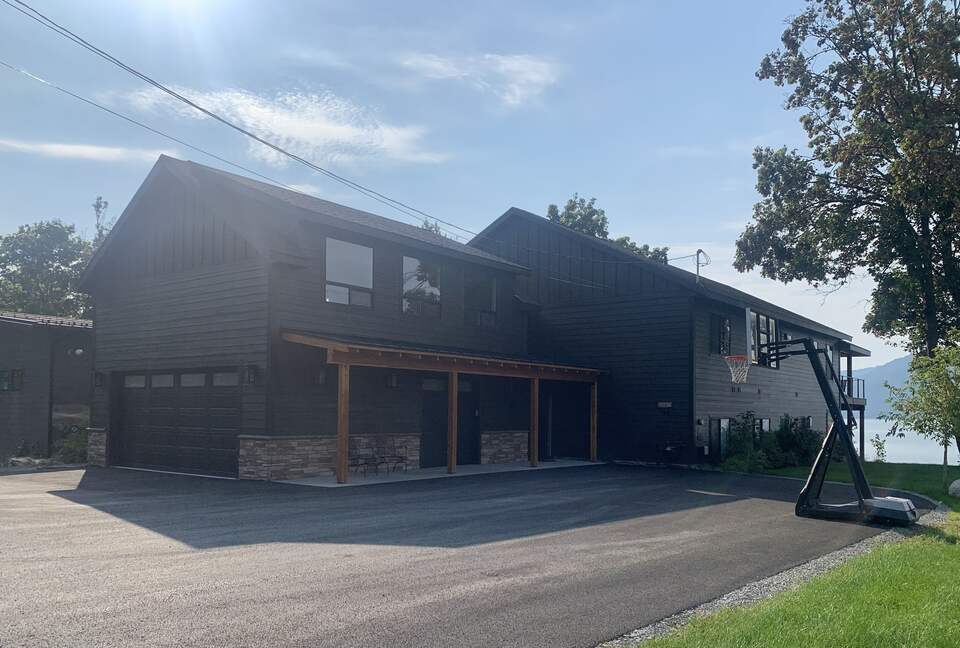 Kootenai Bay Retreat | Waterfront Haven Near Sandpoint - Sandpoint, Idaho