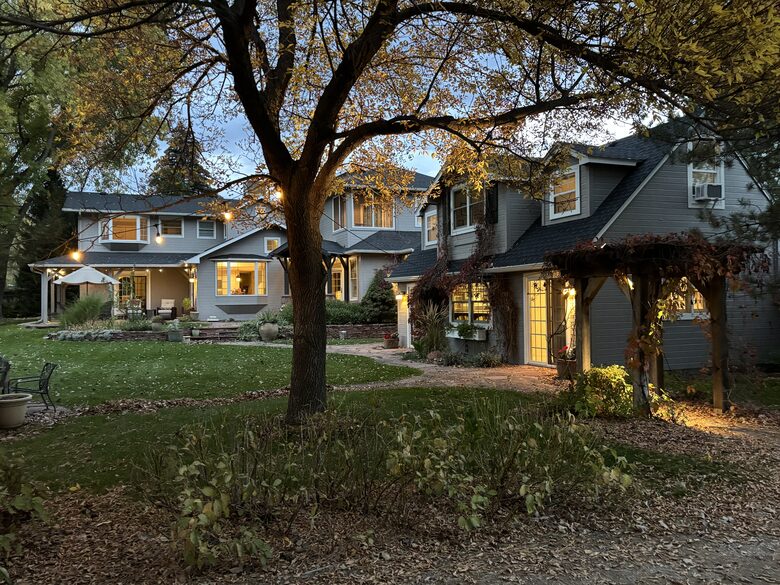 Private and Wooded Two Acre Boulder Retreat - Boulder, Colorado