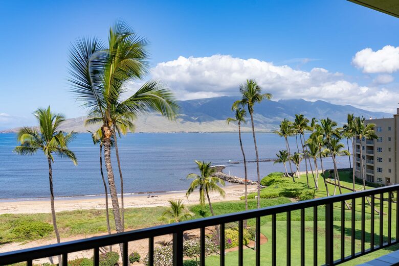 Oceanfront Maui Escape with Panoramic Pacific Views - Kihei, Hawaii