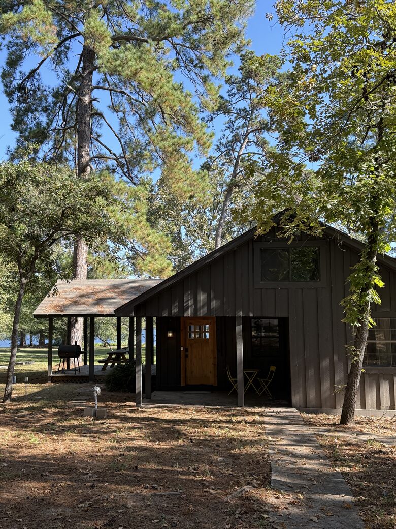 A Forest Escape | Lakeside Peace an Hour from Houston - Montgomery, Texas