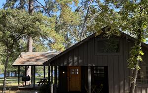 A Forest Escape | Lakeside Peace an Hour from Houston - Montgomery, Texas