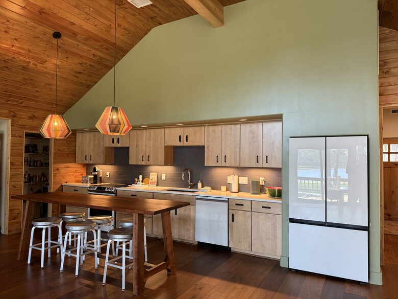 A Forest Escape | Lakeside Peace an Hour from Houston - Montgomery, Texas