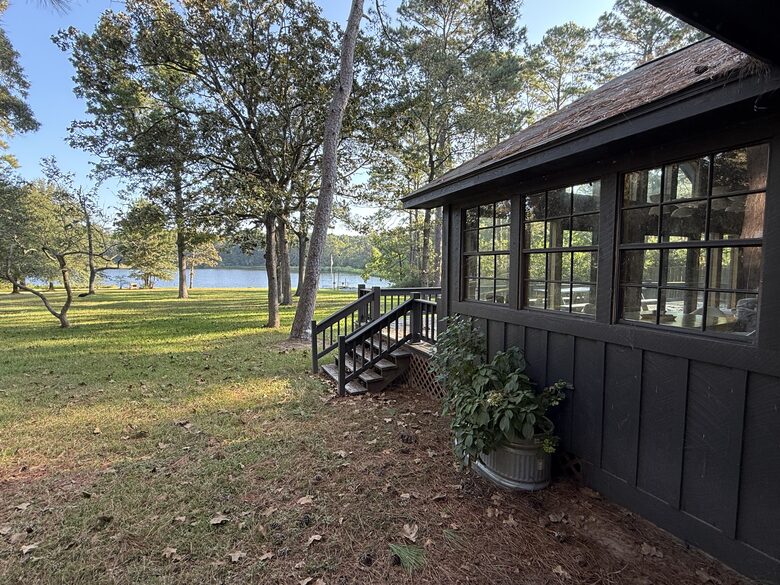 A Forest Escape | Lakeside Peace an Hour from Houston - Montgomery, Texas