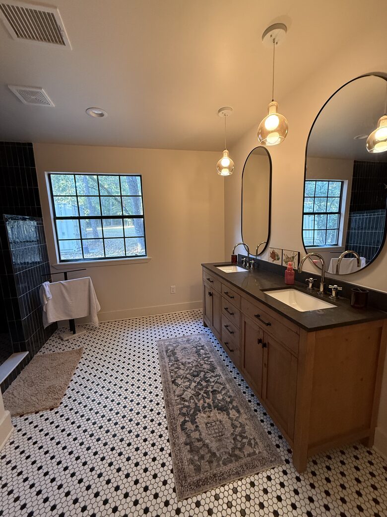 A Forest Escape | Lakeside Peace an Hour from Houston - Montgomery, Texas