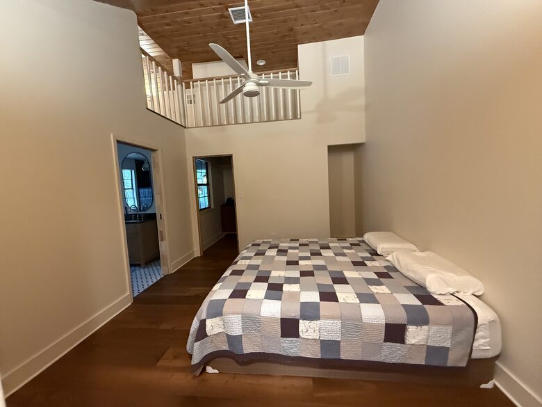 A Forest Escape | Lakeside Peace an Hour from Houston - Montgomery, Texas