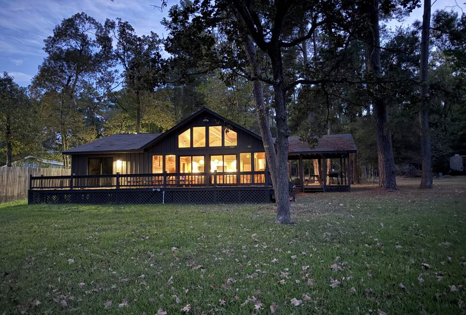 A Forest Escape | Lakeside Peace an Hour from Houston - Montgomery, Texas